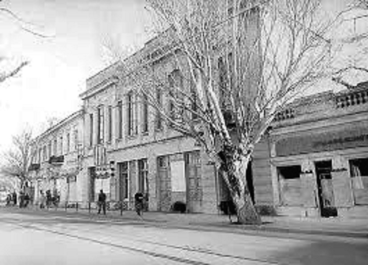 Картинка взята от сюда: http://evpatoria-history.info/house/lotos.php