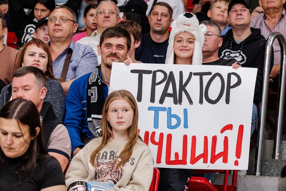    В первом раунде плей-офф «Трактор» играет с «Ак Барсом» Валерий ЗВОНАРЕВ