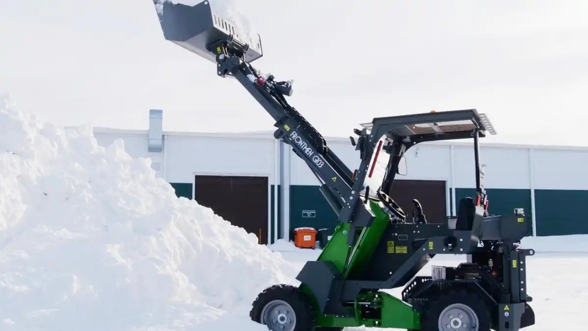 Фото: © Виктор Чудин / пресс-служба ЮУрГУНовый малогабаритный погрузчик с адаптивной системой управления создали в Челябинске