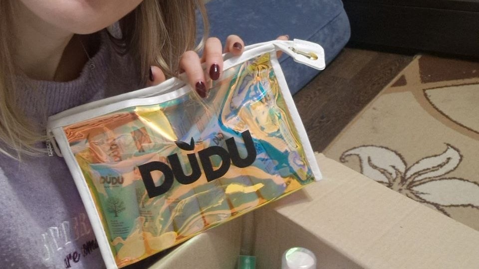 Праздники закончились, а баловать жену всё равно надо