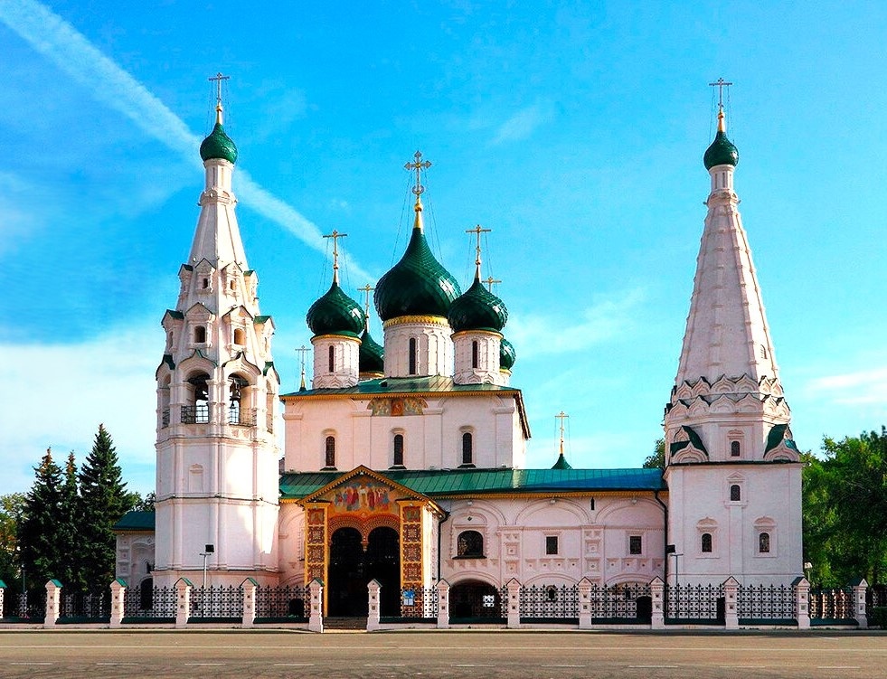 Церковь Илии́ Пророка в Ярославле на Советской площади 