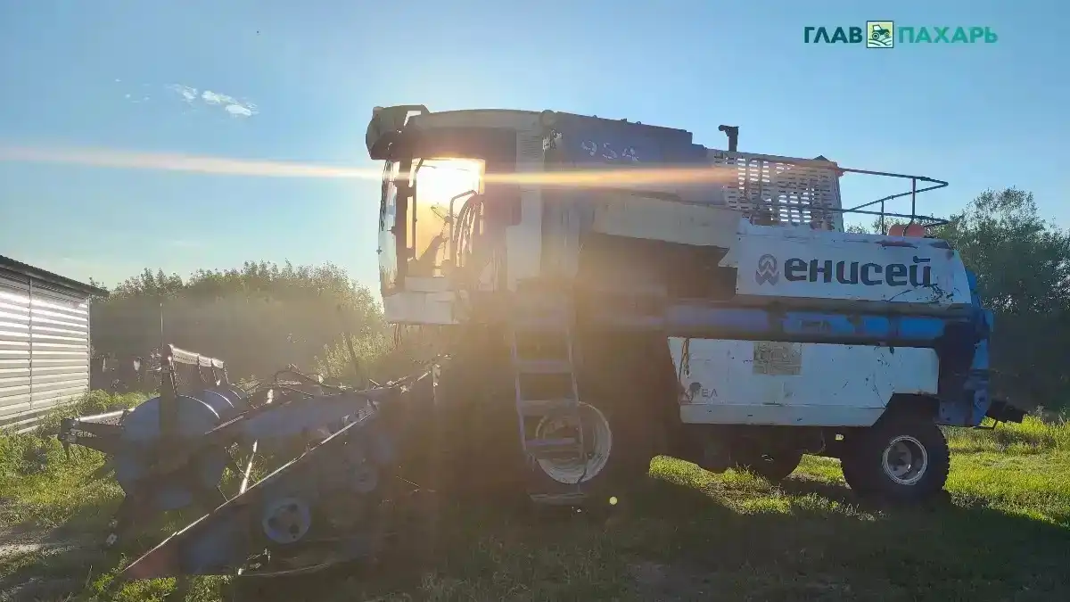 Фото: © Артем Борисов / Glavpahar.ruКомбайн Енисей — продукция Красноярского завода комбайнов (фотография носит иллюстративный характер)