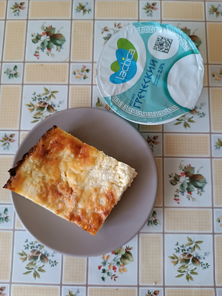 Творожная запеканка и греческий йогурт 