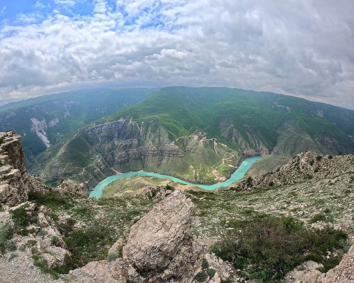 Сулакский каньон с одной из смотровых поселка Дубки, май 2025 г.