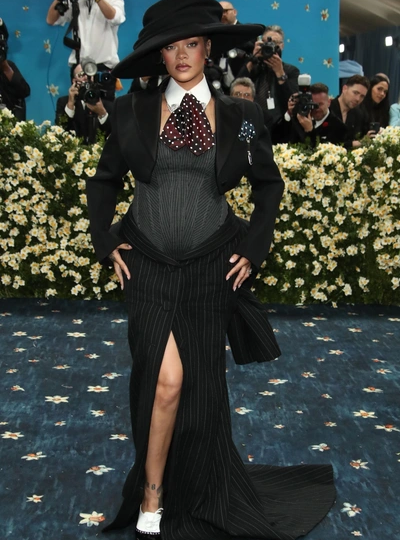 Королева «положения»: почему образы Рианны в беременность стали главным модным феноменом и что взять на заметку вязальщицам