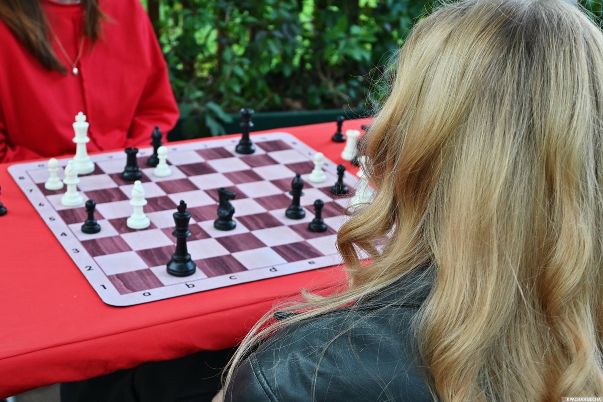     Шахматы. Женщины   
Иван Лазебный © ИА Красная Весна