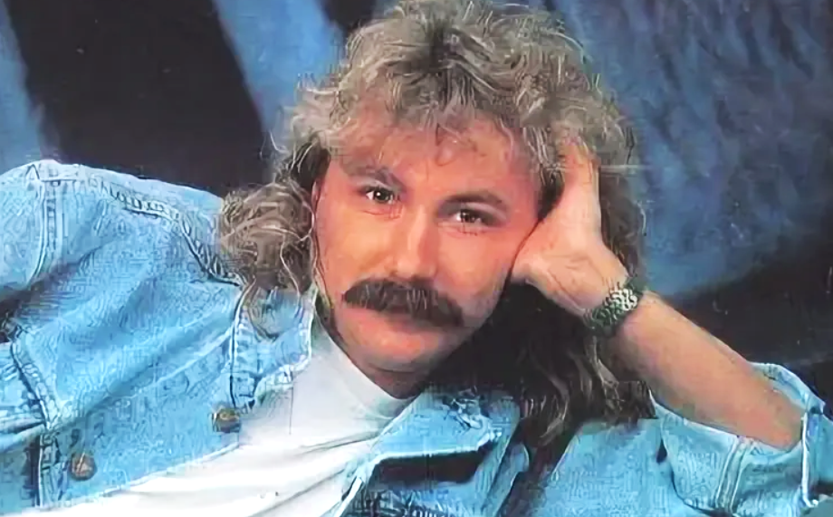 на фото Игорь Николаев в молодости