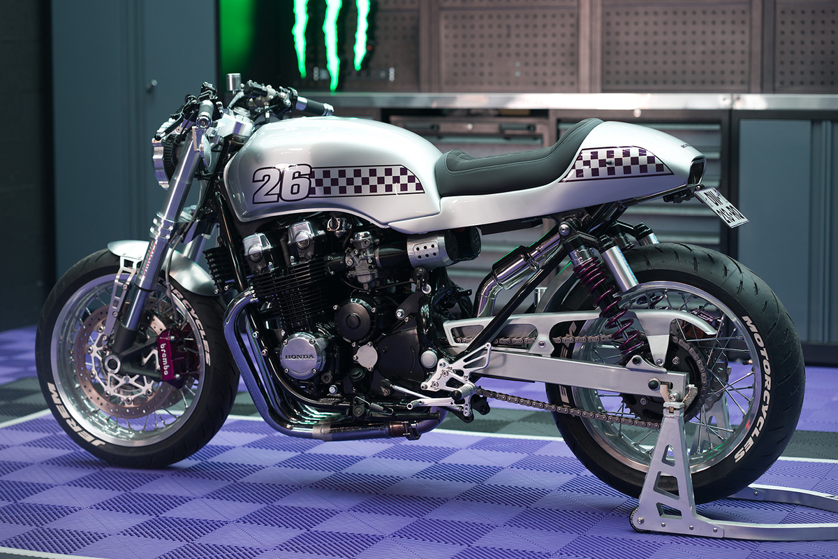 Honda CB750 в стиле Joe Bar Team