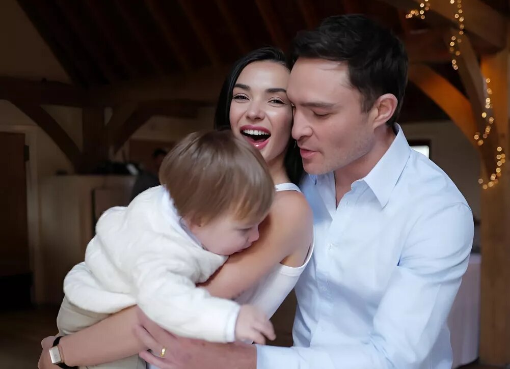    Эд Вествик с женой с размахом отметили первый день рождения общего сына