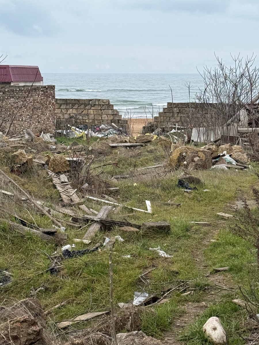 Вид на страшный Каспий типа с Набережной старого города. Дербент март 2026
