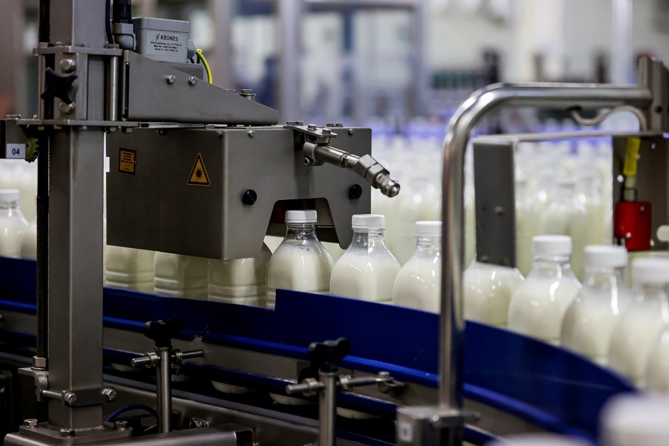    Всего Роспотребнадзор за год проверил 83,2 тонны молочной продукции Денис КОРАБЛЕВ