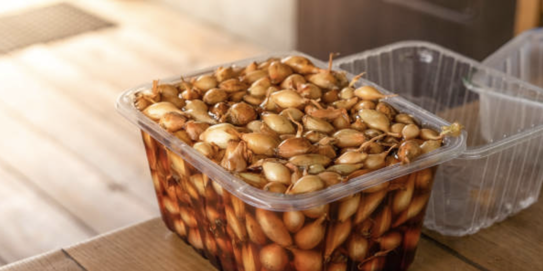 Замачивание севка перед посадкой. Подборка составов для богатого и здорового урожая.