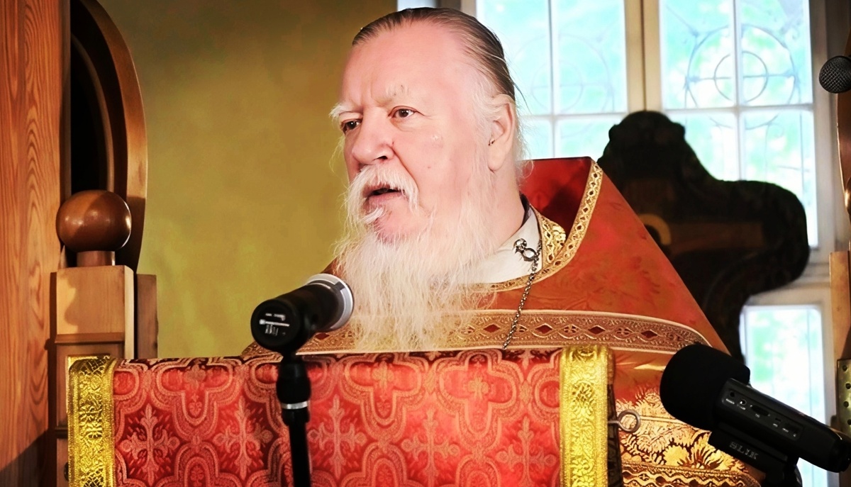 Димитрий Смирнов (07.03.1951 — 21.10.2020 гг.) — протоиерей, церковный и общественный деятель.