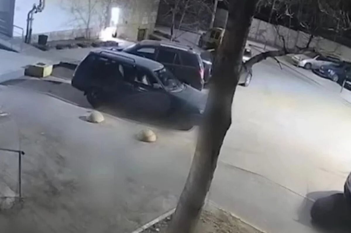    Полиция выясняет, кто портит машины в одном из районов Симферополя