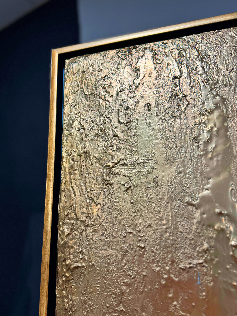 Золотая абстракция в интерьер