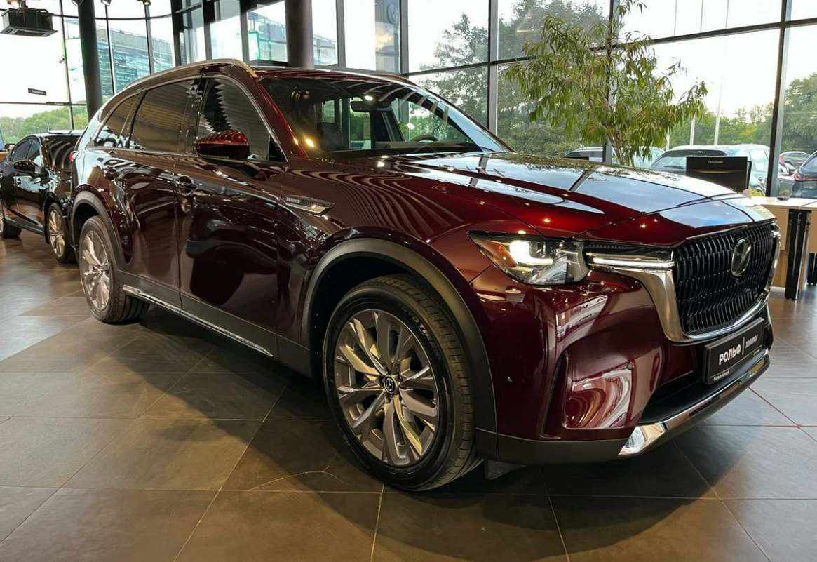 В РФ продаётся породистый семейный «японец». Мотор V6 3,3 л 345 л.с., 8АКПП и полный привод. Источник иллюстрации - auto.ru