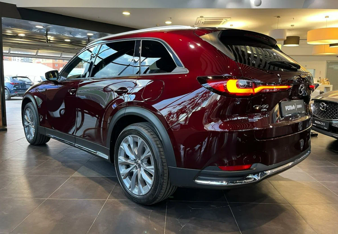 В РФ продаётся породистый семейный «японец». Мотор V6 3,3 л 345 л.с., 8АКПП и полный привод. Источник иллюстрации - auto.ru