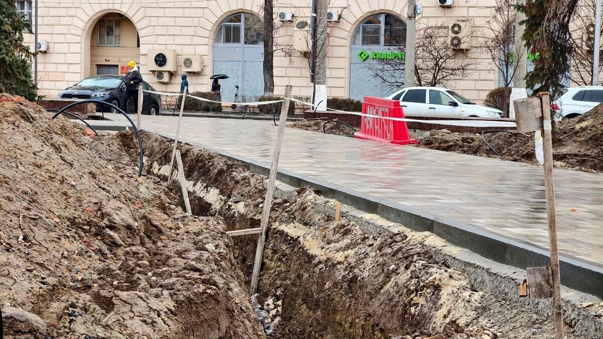    Рабочие завершают прокладку подземных коммуникаций   novostivolgograda.ru