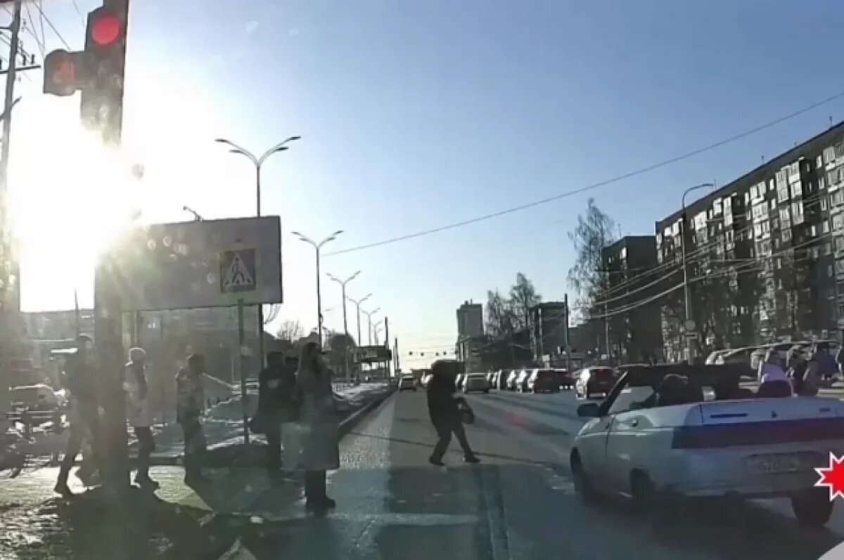    В Ижевске подросток на самодельном кабриолете чуть не задавил пешеходов