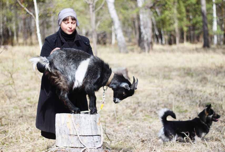 вот в ЭТО превращаются столичные деятели культуры, отойдя от этой самой культуры)) Селфи на пленере, второй год проживания в дали от цивилизации.