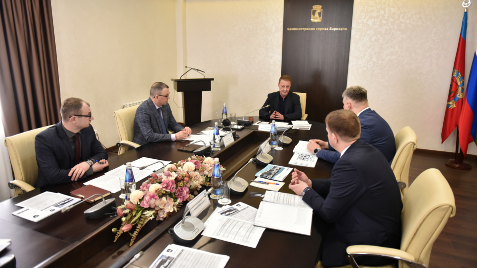    Встреча с представителями группы ГАЗ. Источник: barnaul.org