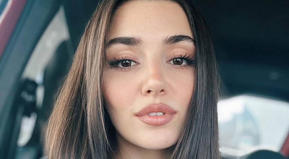 Ханде Эрчел.  фото взято из открытых источников