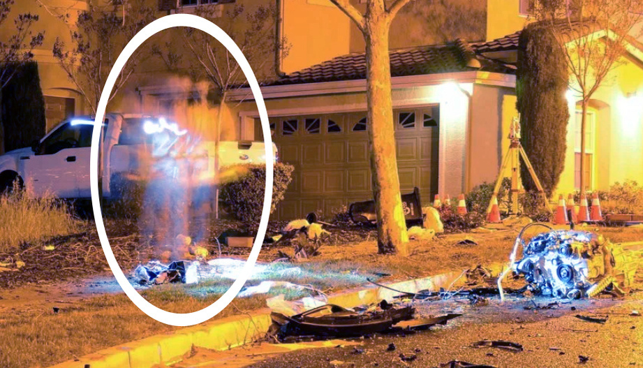 Это фотография с места аварии, в которой погибли двое подростков. 