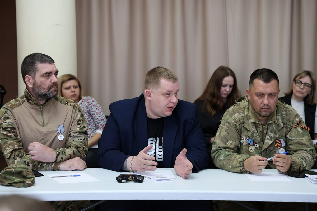    В Каменске обсудили работу и поддержку для участников СВО: что предложили ветеранам