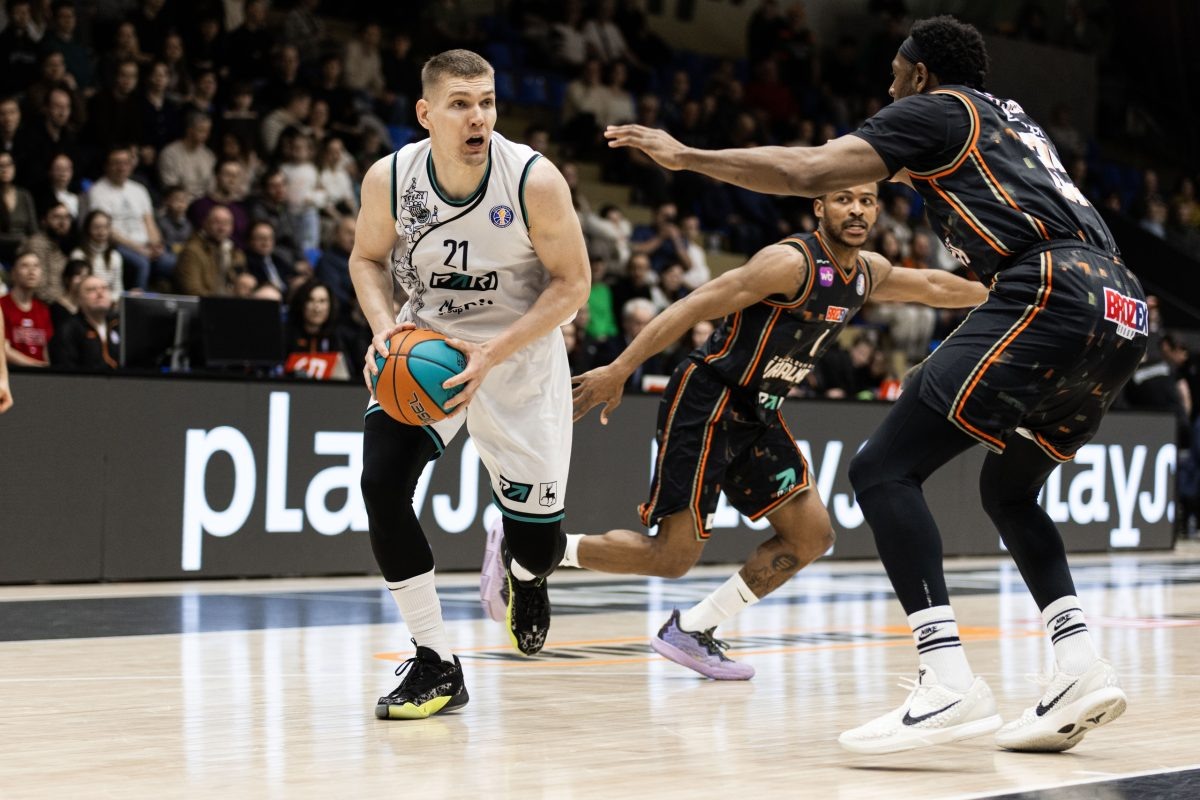    Теперь эти темнокожие баскетболисты станут партнёрами Кирилла Попова в \