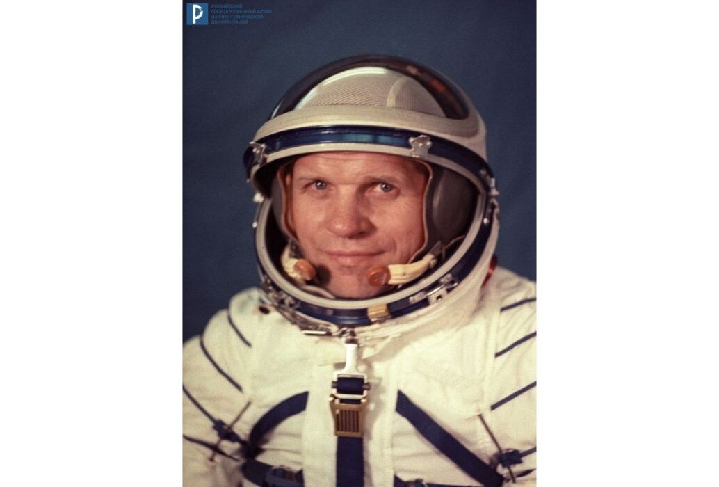 Космонавт А.А. Губарев. 1975 г. РГАНТД. Арх. № 0-136 цв.