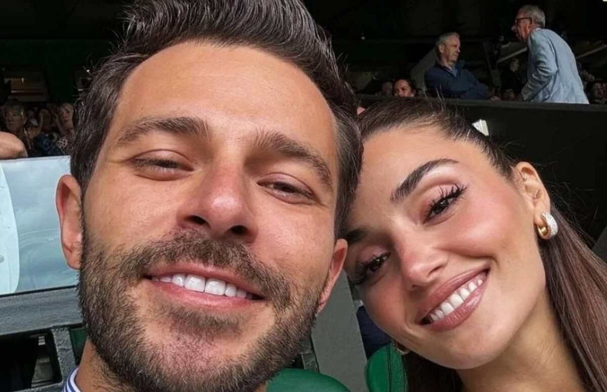    Хакан Сабанджи и Ханде ЭрчелСоцсети