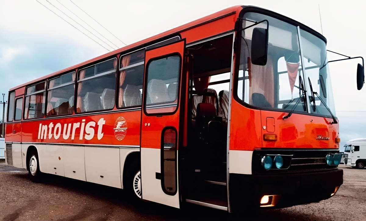 IKARUS 256 INTURIST. Музей "Кузница Тест-драйва". Украина. Наши дни.