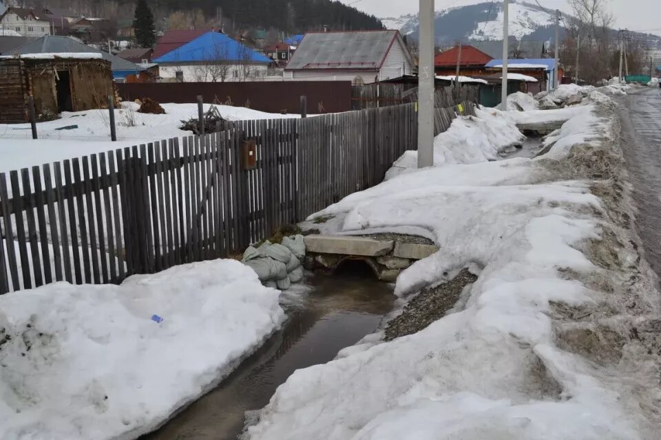    Работы по предотвращению подтоплений в Горно-Алтайске. Источник: Канал мэра Горно-Алтайска Ольги Сафроновой в Max