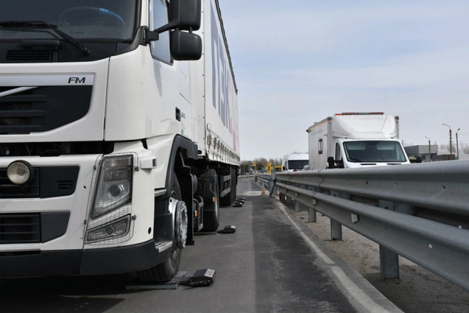    Большегрузы. Источник: max.ru/mintrans22