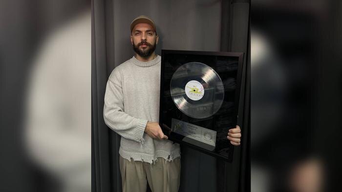 Обложка © Telegram / STOIZSTA