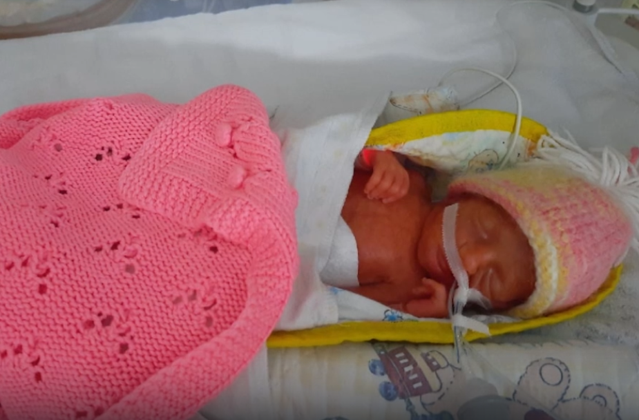 ФОТО: кадр из д/ф "Врачи"