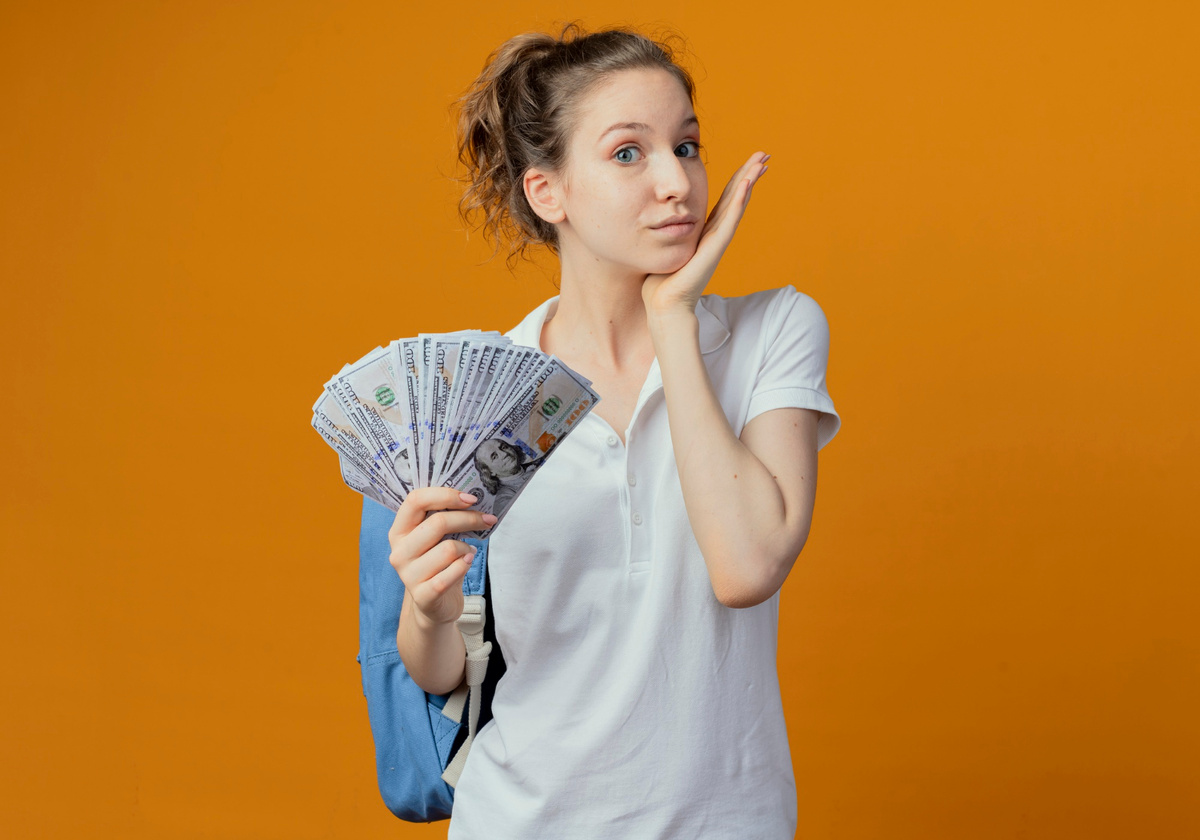    Какой бы вклад открыть? Фото: freepik.com