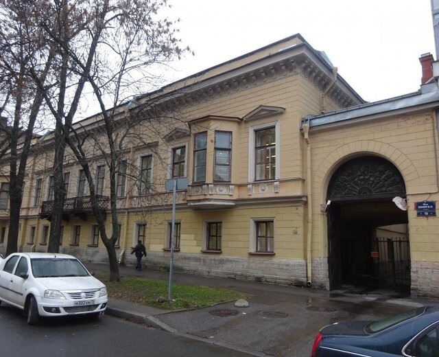 Отреставрировать Дом купчихи Сиверс требуют от академии Минюста