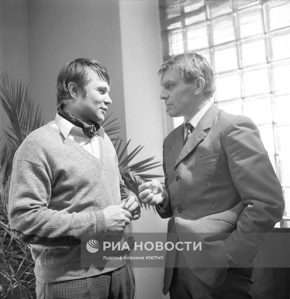 Назаров тот, что в пиджаке