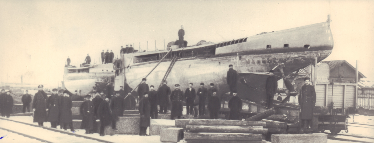 Подводная лодка «Касатка» на псд. транспортере перед отправкой на Дальний Восток 