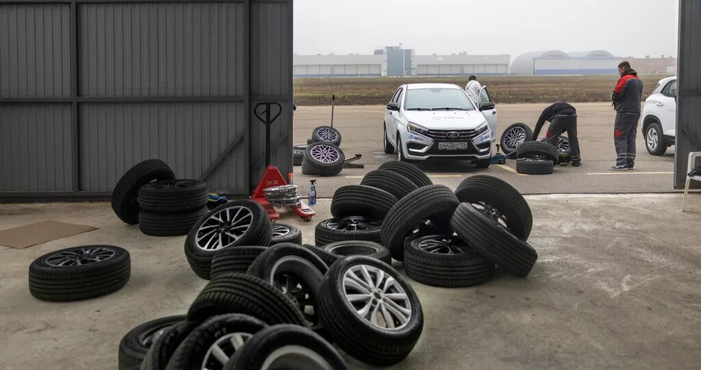 В России испытали 5 недорогих летних шин: названы лучшие и худшие модели 2026 года