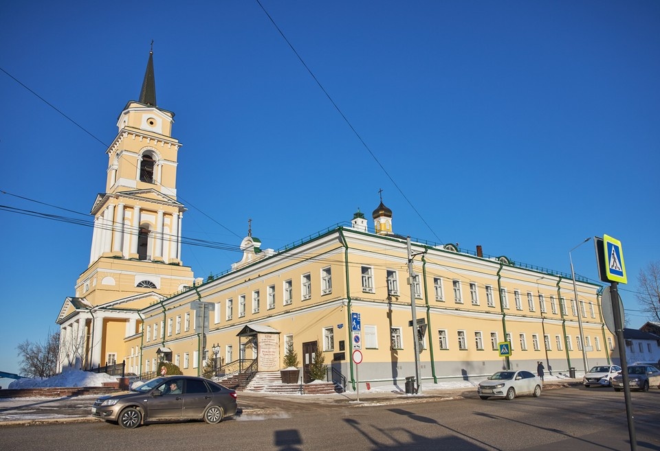    Более 90 лет галерея находилась в здании Спасо-Преображенского кафедрального собора. Николай ОБЕРЕМЧЕНКО