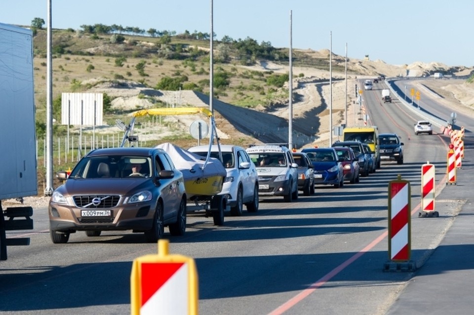    Предлагается построить объездную дорогу в районе Андреевки Архив "КП"