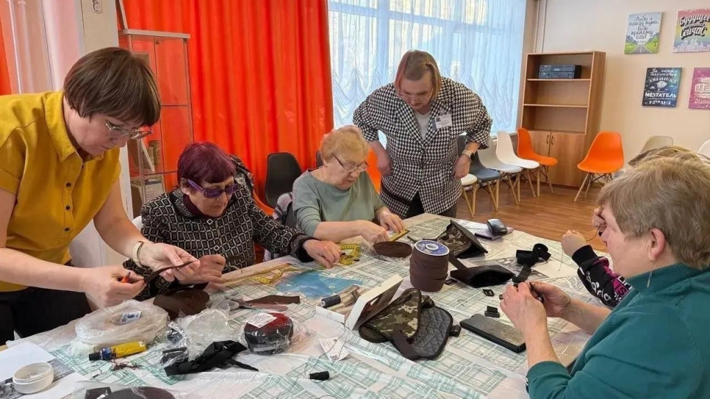    В Югре за месяц волонтёры сшили более 3 тысяч изделий для бойцов спецоперации