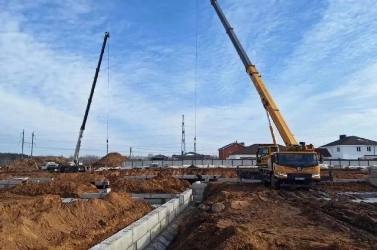    Школу на 1 100 мест строят в Красном Бору