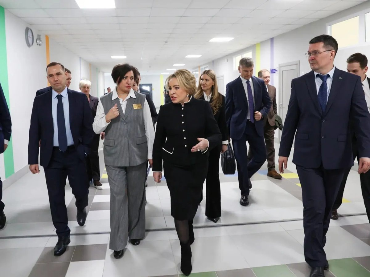    Спикеру Совфеда показали новую школу на 1500 мест в Заозерном микрорайоне