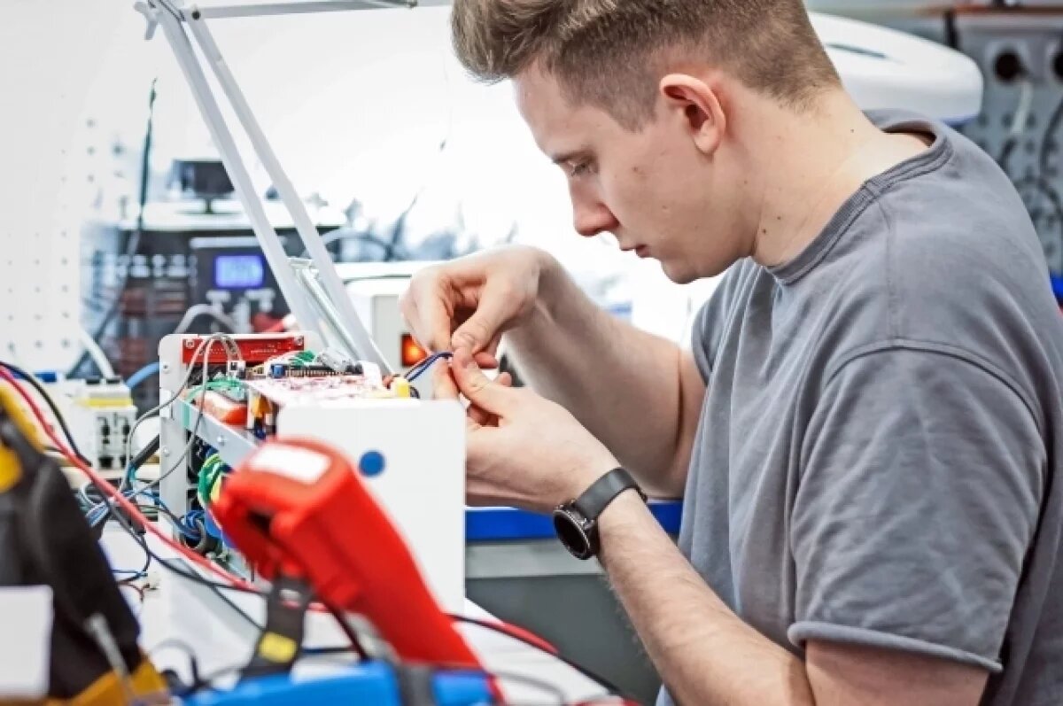    В среднем «синие воротнички» могут рассчитывать на 130 тыс. руб. в месяц.