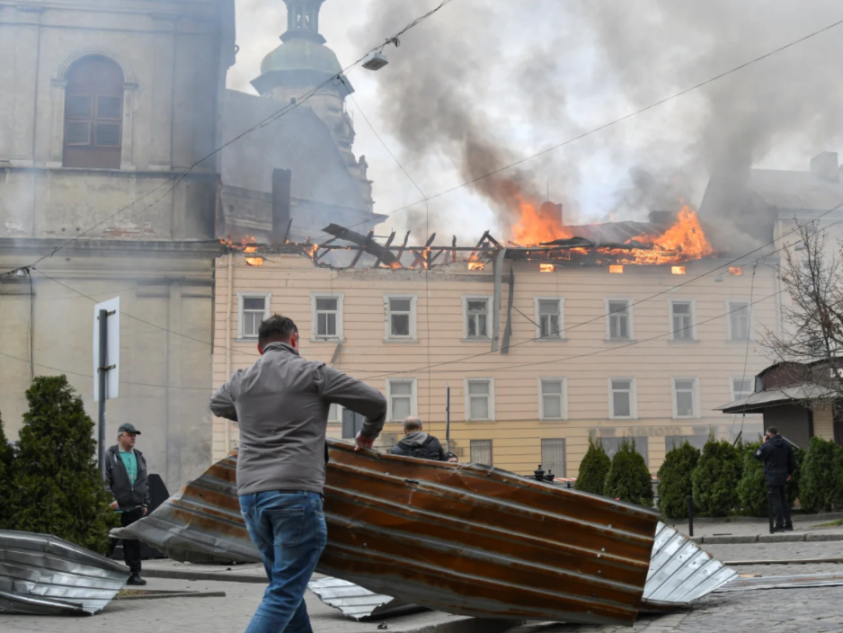    Институт нацпамяти Украины собрался требовать исключения России из ЮНЕСКО за удар по Львову