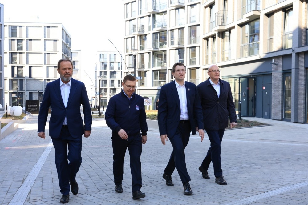    Дмитрий Чернышенко и Владимир Якушев посетили ИТ-кампус «НЕЙМАРК»