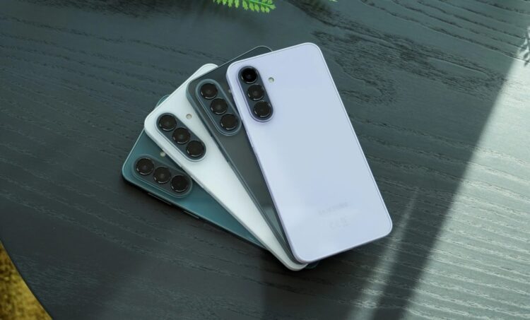    Новые смартфоны уже на базе. Изображение: sammobile.com